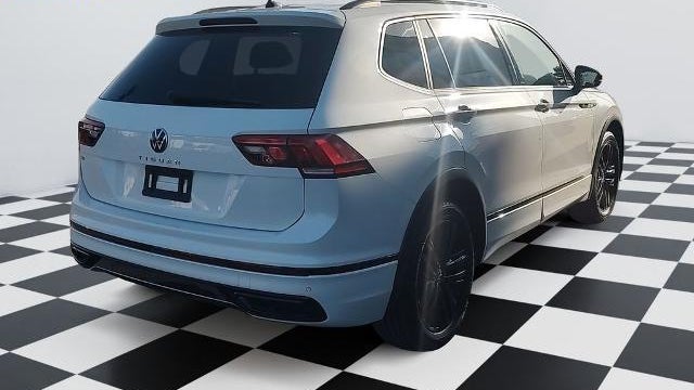 2022 Volkswagen Tiguan SE R-Line Black
