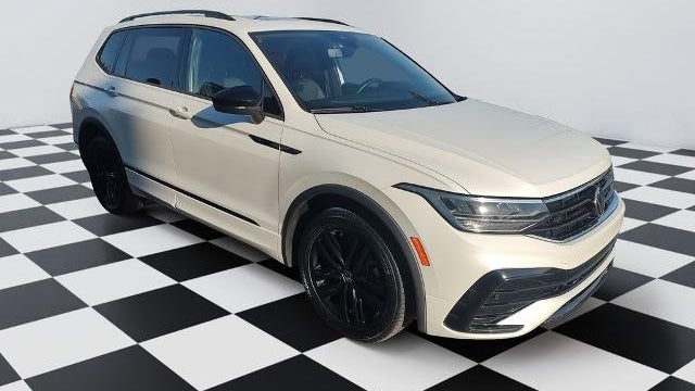 2022 Volkswagen Tiguan SE R-Line Black