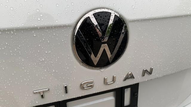 2023 Volkswagen Tiguan SE R-Line Black