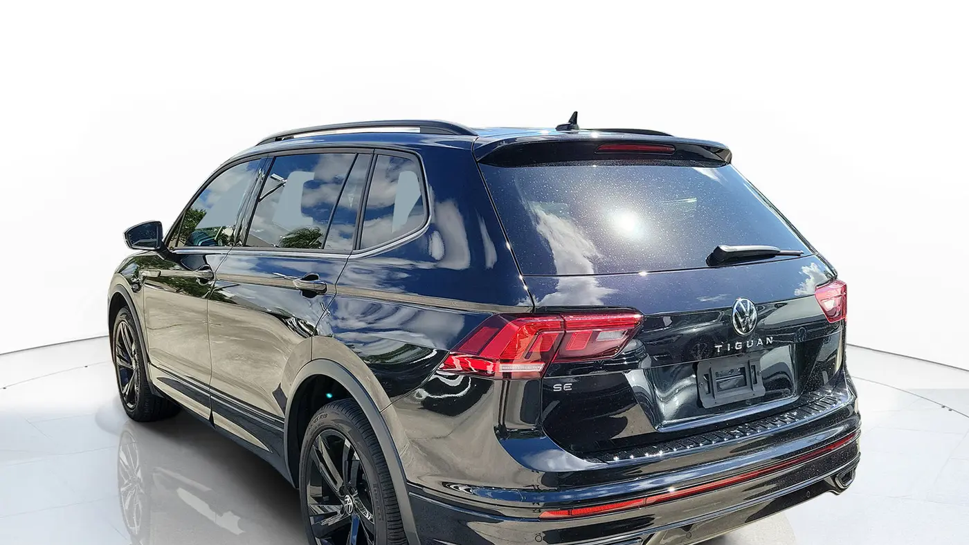 2024 Volkswagen Tiguan SE R-Line Black