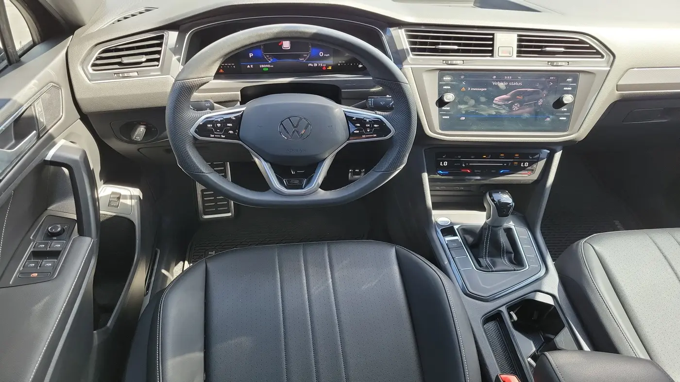 2024 Volkswagen Tiguan SE R-Line Black