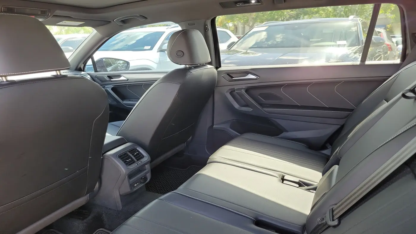 2024 Volkswagen Tiguan SE R-Line Black