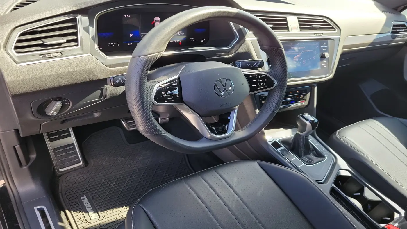 2024 Volkswagen Tiguan SE R-Line Black