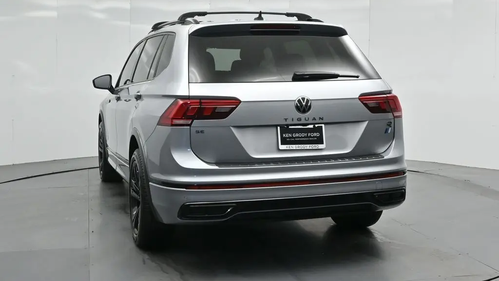 2023 Volkswagen Tiguan SE R-Line Black