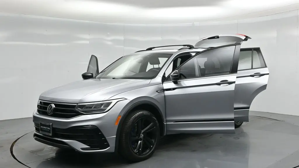 2023 Volkswagen Tiguan SE R-Line Black