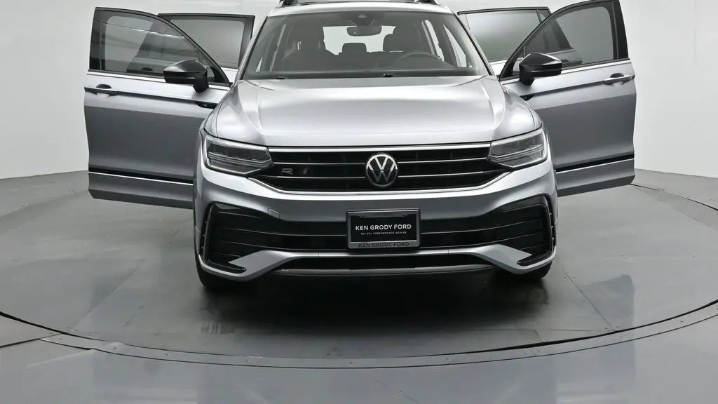 2023 Volkswagen Tiguan SE R-Line Black