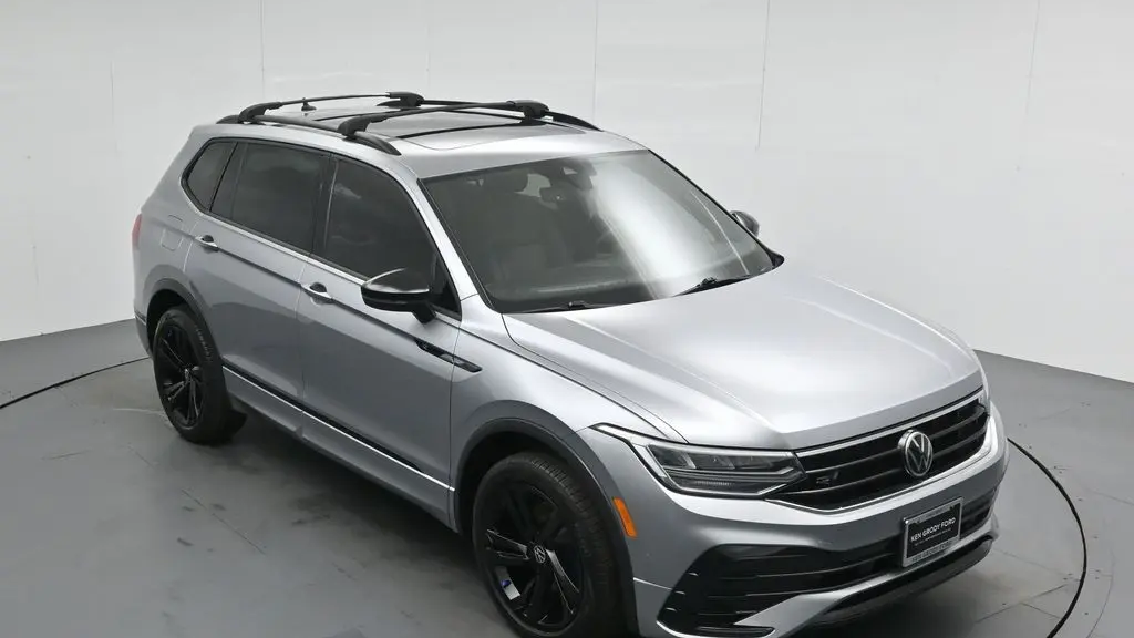 2023 Volkswagen Tiguan SE R-Line Black