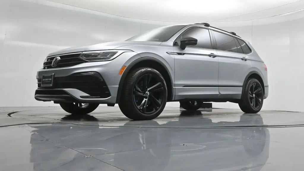 2023 Volkswagen Tiguan SE R-Line Black