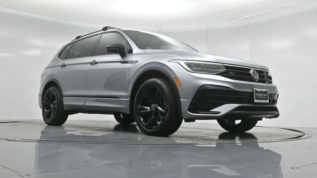 2023 Volkswagen Tiguan SE R-Line Black