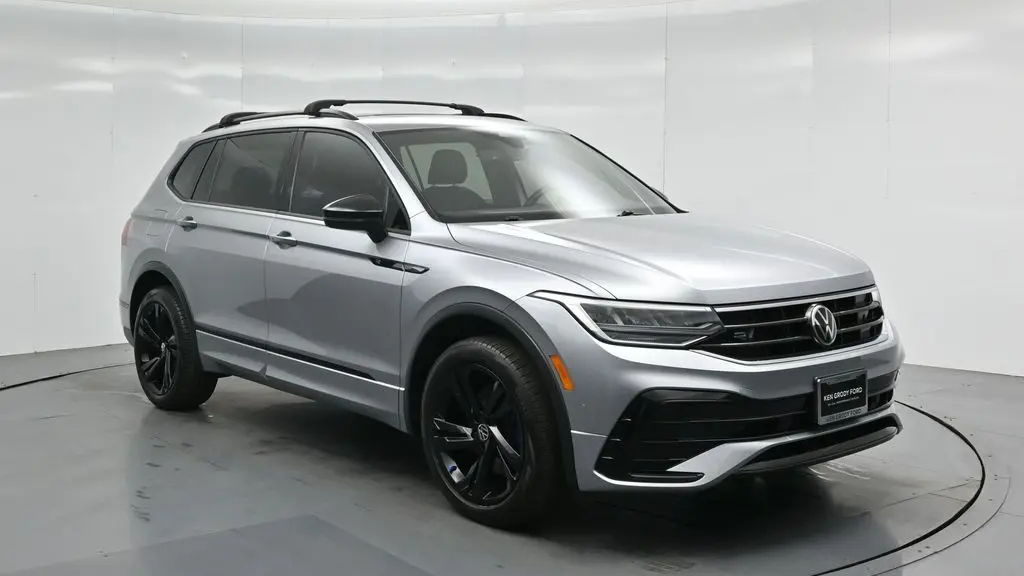 2023 Volkswagen Tiguan SE R-Line Black