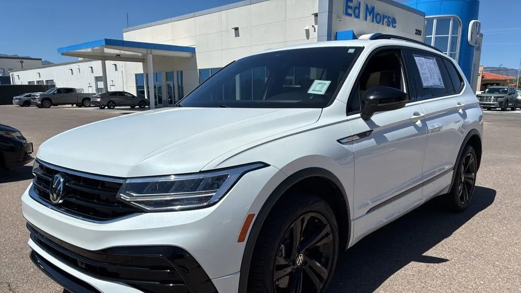 Preowned 2024 Volkswagen Tiguan SE R-Line Black for Sale