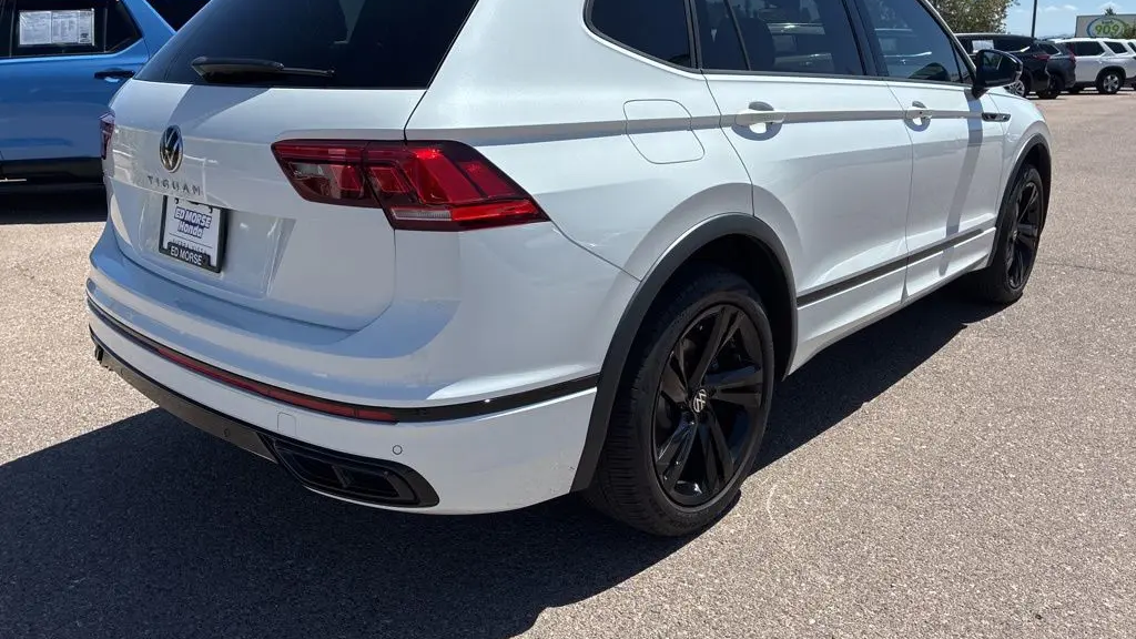 2024 Volkswagen Tiguan SE R-Line Black