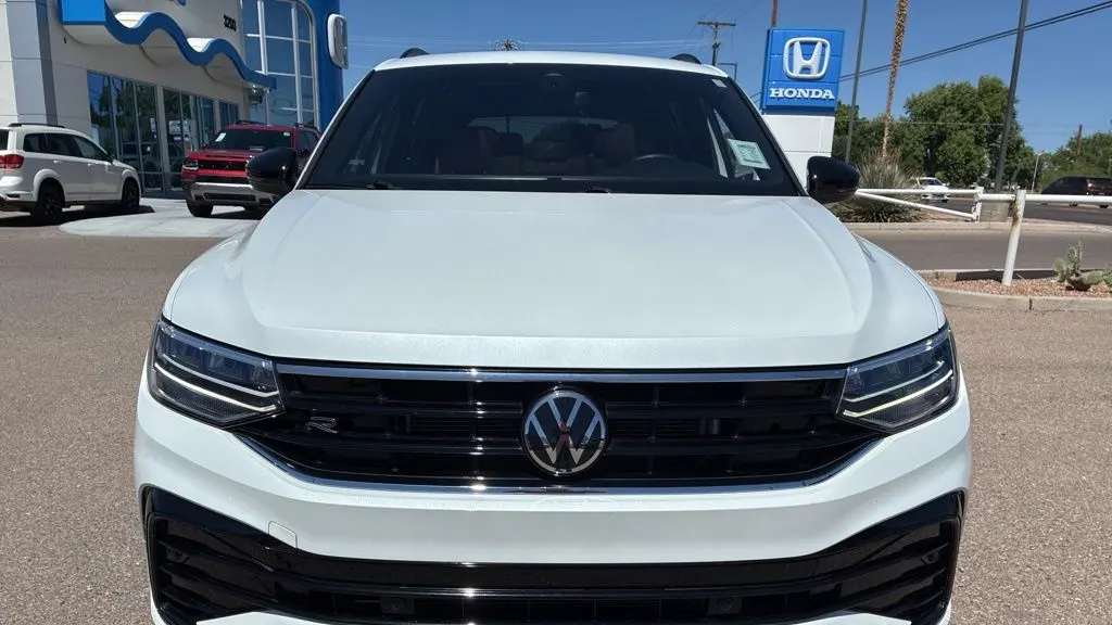 2024 Volkswagen Tiguan SE R-Line Black