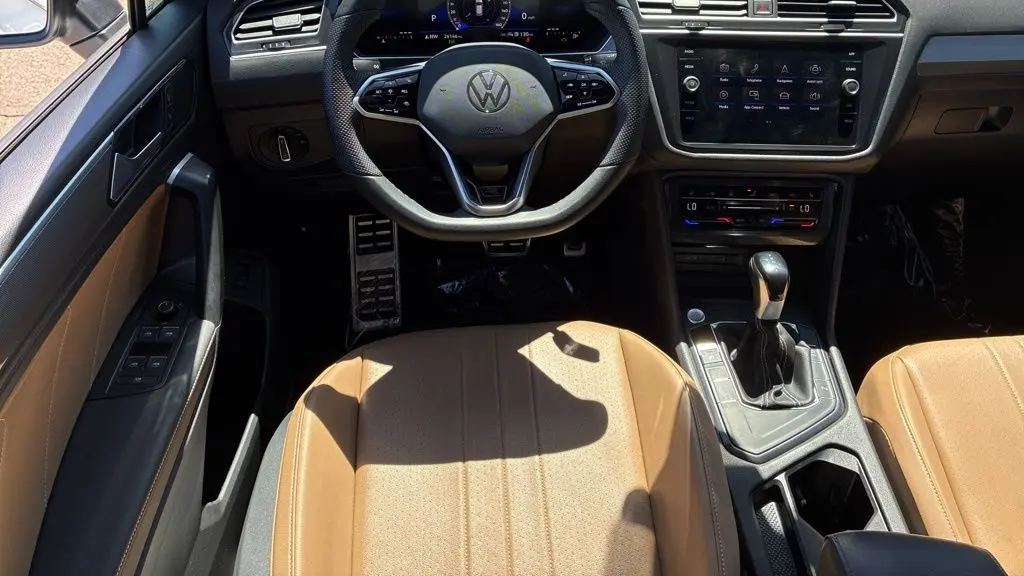 2024 Volkswagen Tiguan SE R-Line Black