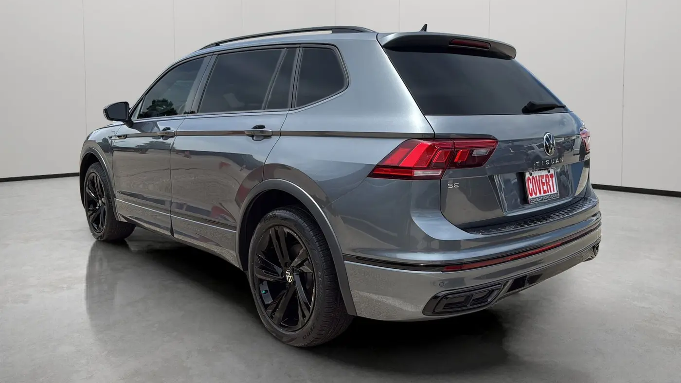 2023 Volkswagen Tiguan SE R-Line Black