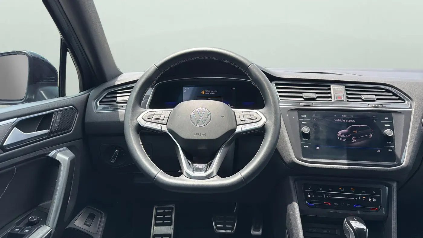 2023 Volkswagen Tiguan SE R-Line Black