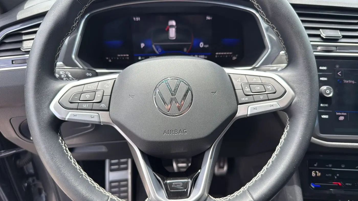 2023 Volkswagen Tiguan SE R-Line Black