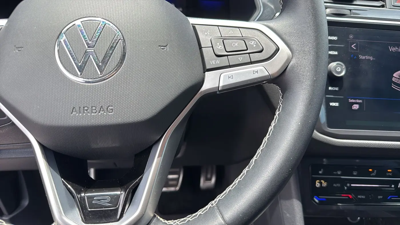 2023 Volkswagen Tiguan SE R-Line Black