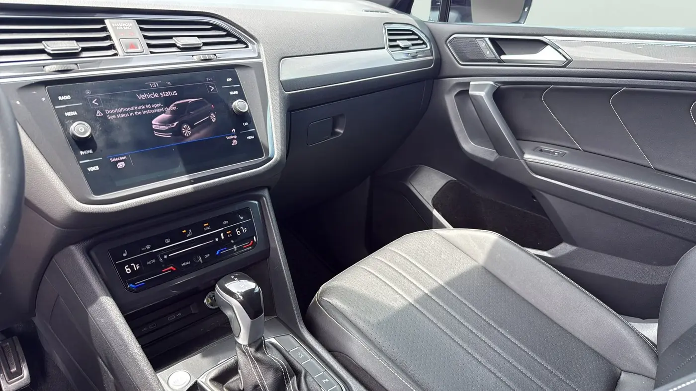 2023 Volkswagen Tiguan SE R-Line Black