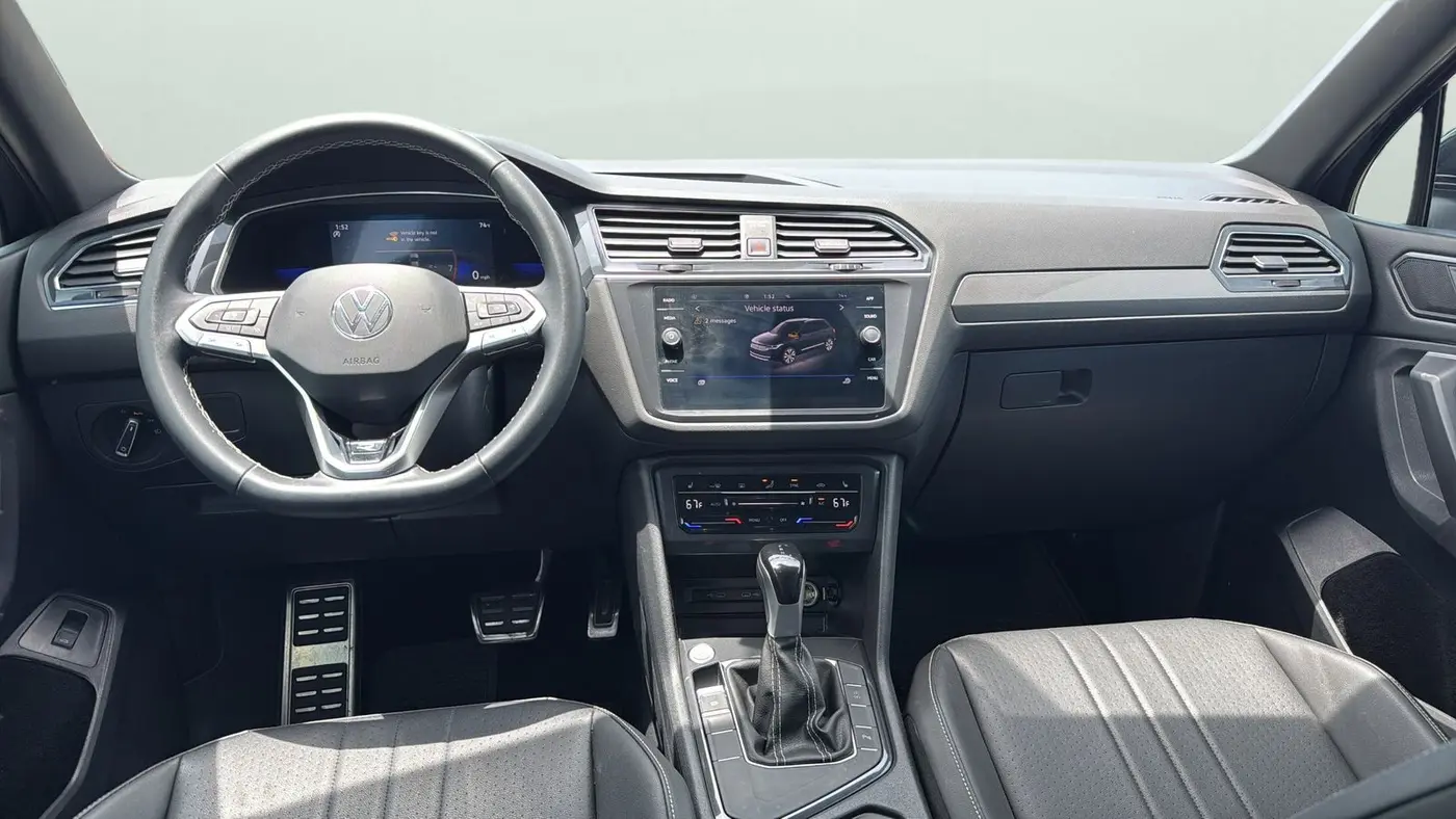 2023 Volkswagen Tiguan SE R-Line Black