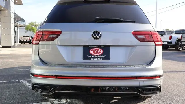 2023 Volkswagen Tiguan SE R-Line Black