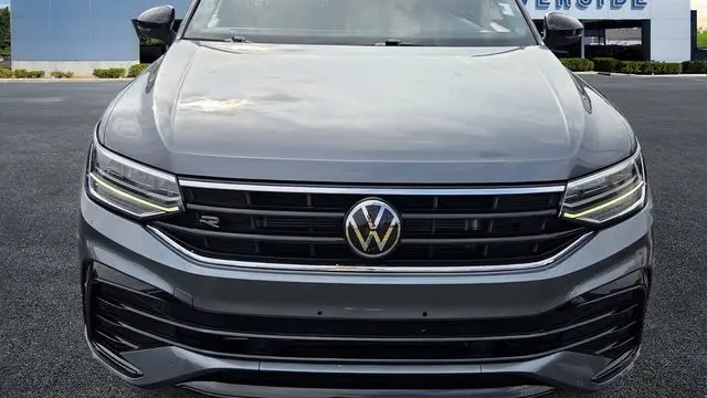 2024 Volkswagen Tiguan SE R-Line Black