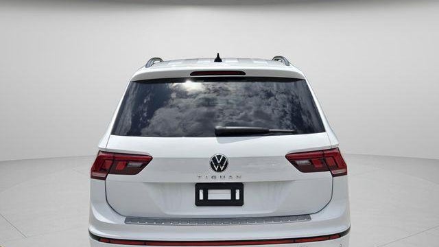 2022 Volkswagen Tiguan SE R-Line Black