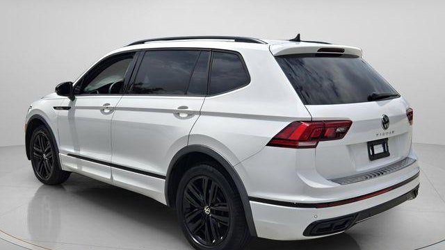 2022 Volkswagen Tiguan SE R-Line Black