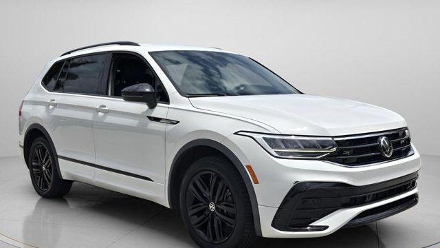 2022 Volkswagen Tiguan SE R-Line Black