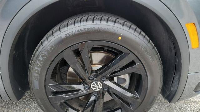 2023 Volkswagen Tiguan SE R-Line Black