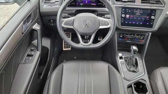 2023 Volkswagen Tiguan SE R-Line Black