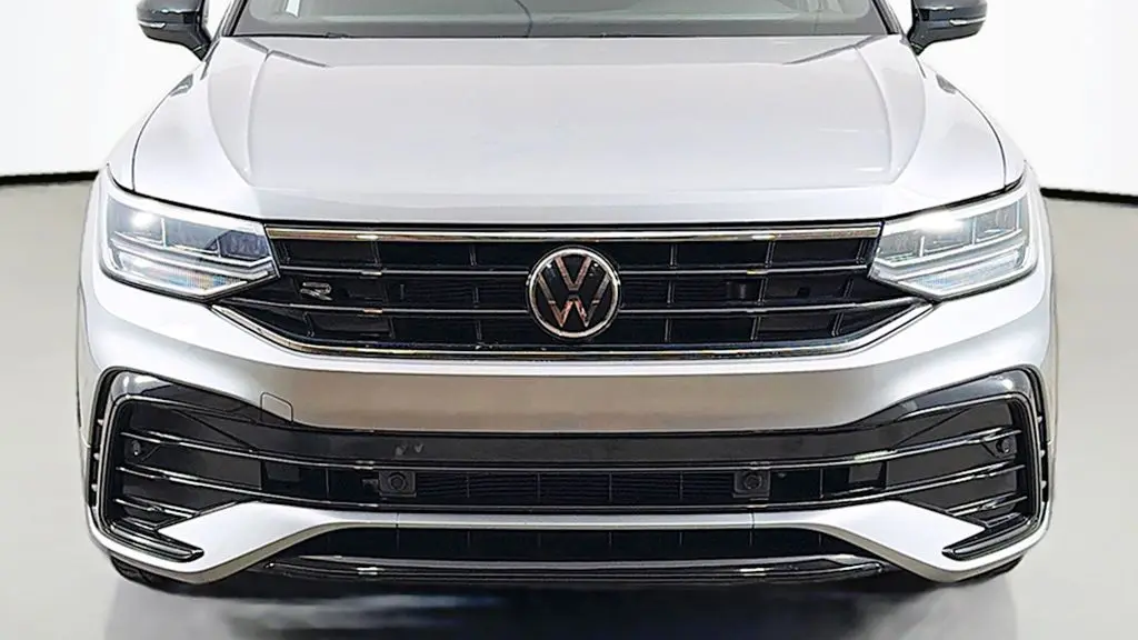 2023 Volkswagen Tiguan SE R-Line Black