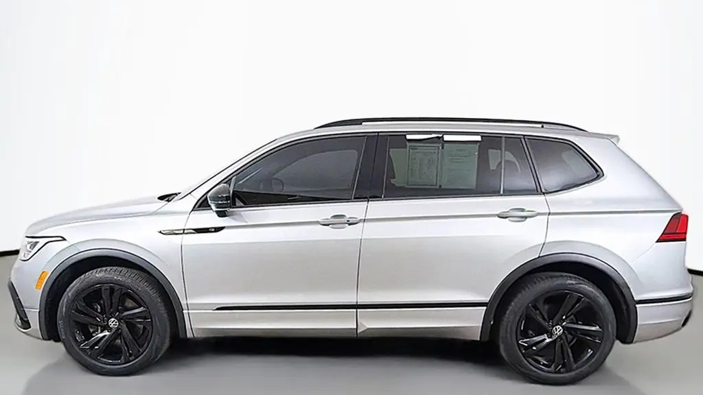2023 Volkswagen Tiguan SE R-Line Black