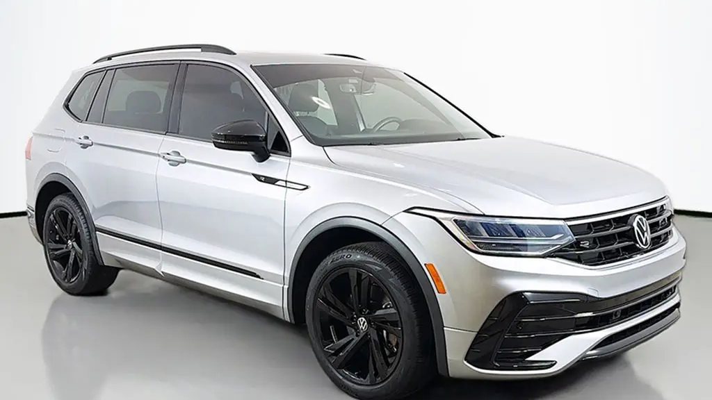 2023 Volkswagen Tiguan SE R-Line Black