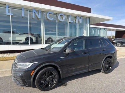 2023 Volkswagen Tiguan SE R-LINE Black 4DR SUV