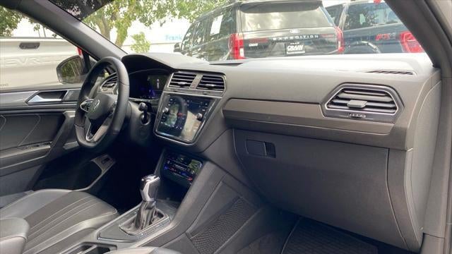 2024 Volkswagen Tiguan SE R-Line Black