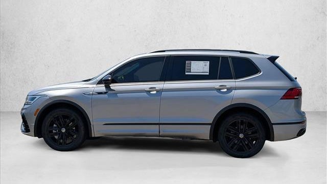 2022 Volkswagen Tiguan SE R-Line Black