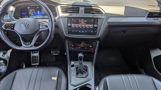 2022 Volkswagen Tiguan SE R-Line Black