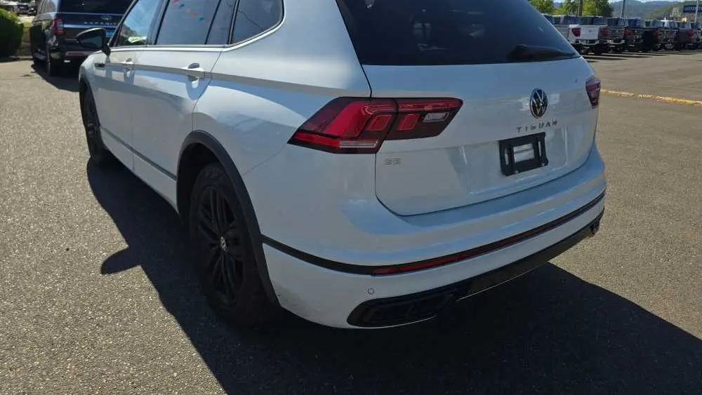 2022 Volkswagen Tiguan SE R-Line Black