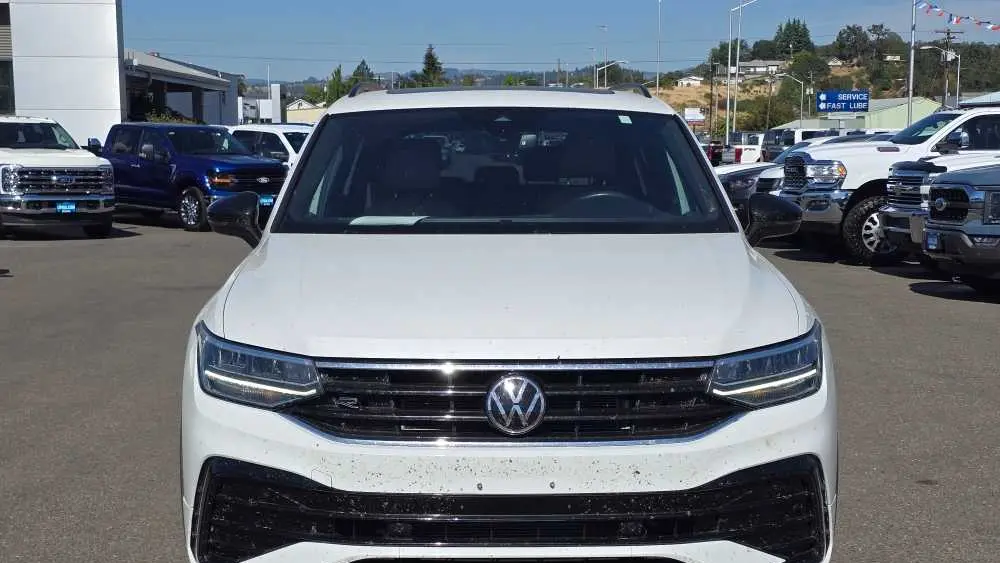 2022 Volkswagen Tiguan SE R-Line Black