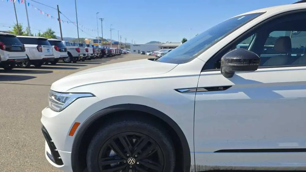 2022 Volkswagen Tiguan SE R-Line Black