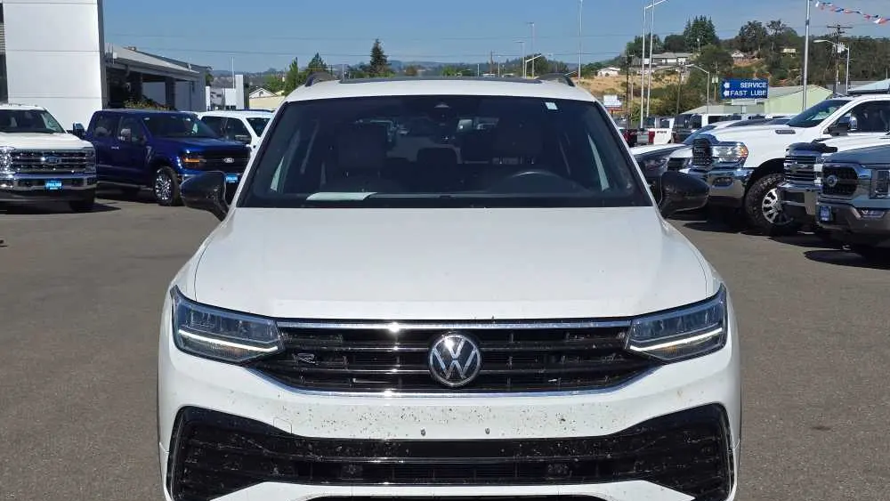 2022 Volkswagen Tiguan SE R-Line Black