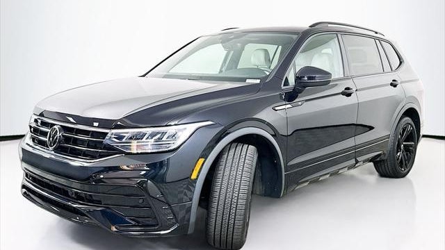 Preowned 2023 Volkswagen Tiguan SE R-Line Black for Sale