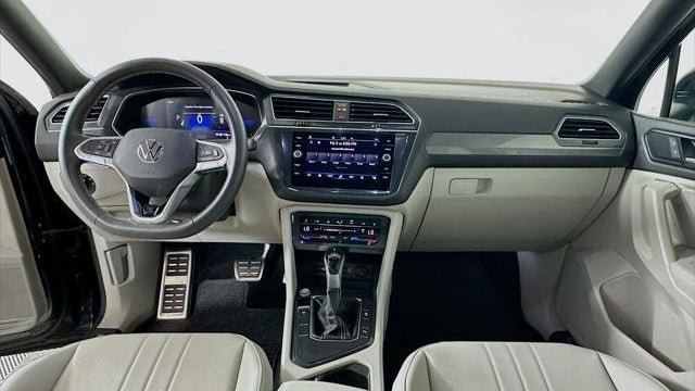 2023 Volkswagen Tiguan SE R-Line Black