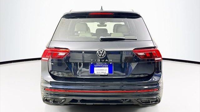 2023 Volkswagen Tiguan SE R-Line Black