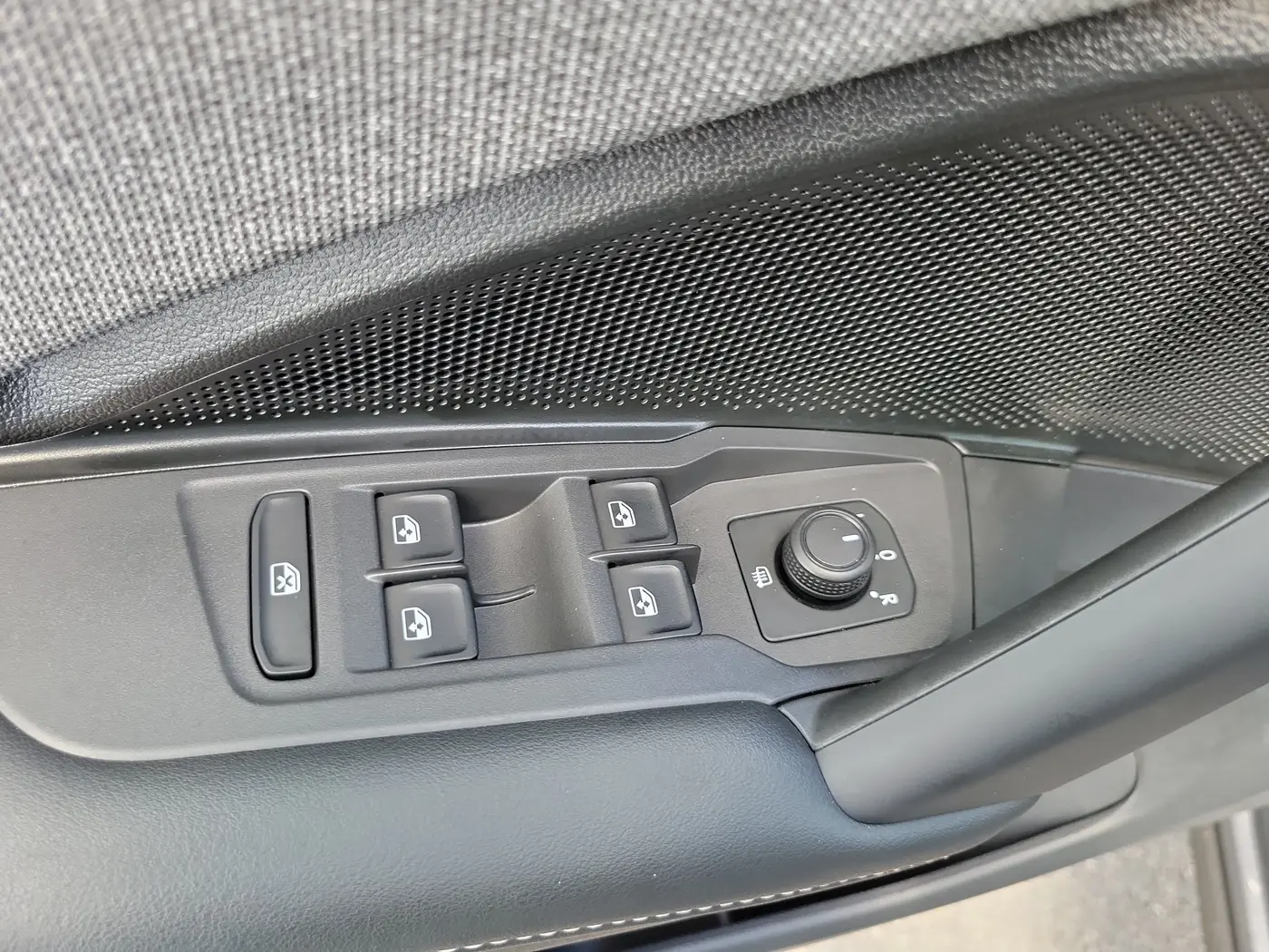 2025 Volkswagen Tiguan - $25,990