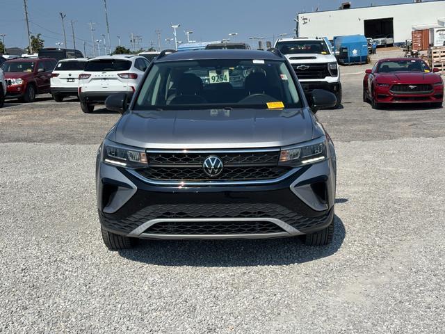 2023 Volkswagen Taos S — photo 1 of 12