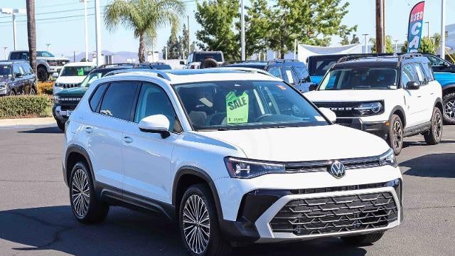 2025 Volkswagen Taos SE