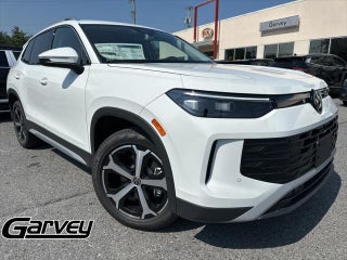 2025 Volkswagen Tiguan with Pure White Exterior