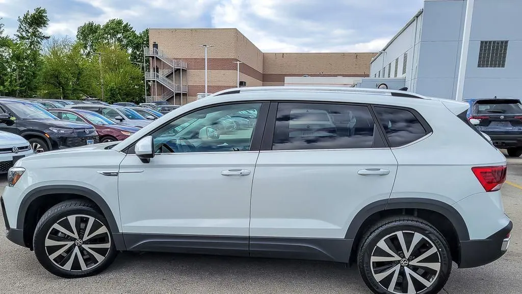 2023 Volkswagen Taos SE